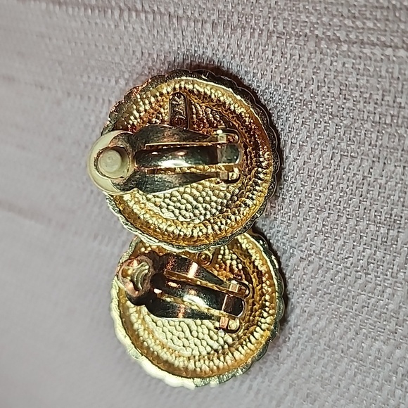 Vintage Anne Klein Gold-Tone Trimmed Faux Pearl Clip-On Earrings - Picture 3 of 7